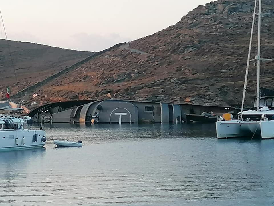 Βυθίστηκε στην διάσημη παραλία Κολώνα της Κύθνου το σούπερ γιοτ “007”. Πρόκειται για την πιο πολυφωτογραφημένη θαλαμηγό στον κόσμο (φωτο)