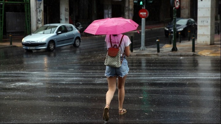 Τοπικές βροχές και σποραδικές καταιγίδες αύριο σε όλη τη χώρα. Βοριάδες έως 6 μποφόρ