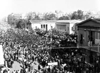 “Η εξέγερση δεν έγινε από τους πανταχού απόντες. Δεν έγινε από φυγόμαχους”. Κείμενο του Κ. Λαλιώτη για το Πολυτεχνείο