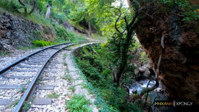 Η ομορφότερη διαδρομή με τρένο στην Ελλάδα έχει μήκος 22 χλμ.. Δείτε το δρομολόγιο και την περίφημη Ζαχλωρού (drone)