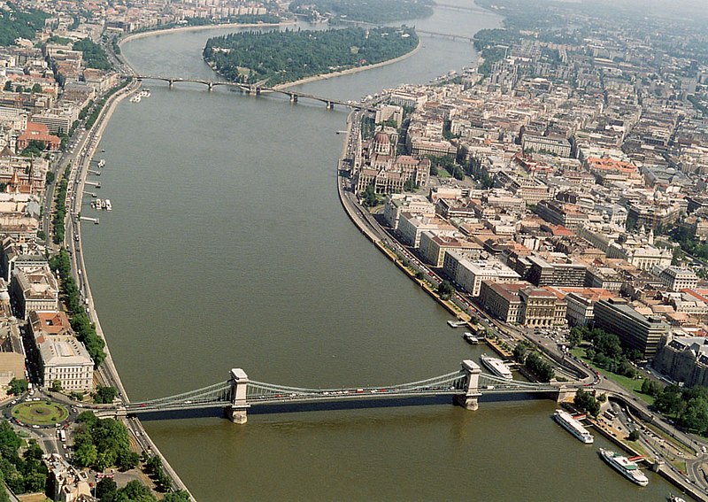 Aerial_photograph_of_Margaret_Bridge_and_Budapest