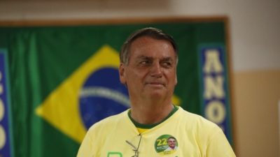 Σε νοσοκομείο εισήχθη ο πρώην πρόεδρος της Βραζιλίας Ζαΐχ Μπολσονάρου με κοιλιακούς πόνους
