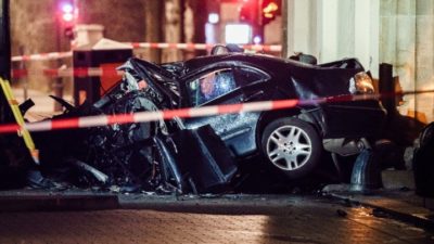 Οδηγός έπεσε στην Πύλη του Βρανδεμβούργου και σκοτώθηκε