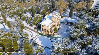 Στα λευκά ιστορικό Κτήμα Φιξ στο Ηράκλειο Αττικής που άνοιξε για το κοινό (Εικόνες από drone)