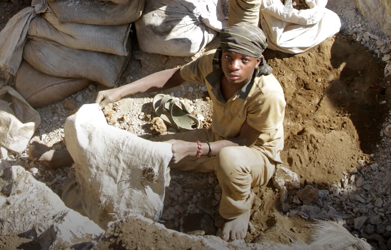 child_miner_congo_cobalt_africa_b