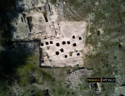 Οι άγνωστες κατακόμβες της Κορινθίας και τα μυστικά τους. Βρέθηκαν την δεκαετία του 60 και παραμένουν εγκαταλελειμμένες (drone)