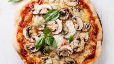Ακριβότερη κατά 16% η πίτσα στην ΕΕ σε σχέση με πέρυσι. Πού καταγράφηκαν οι μικρότερες αυξήσεις στην τιμή