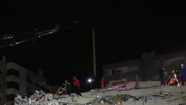 Τουλάχιστον 6 νεκροί και πάνω από 200 τραυματίες από τους νέους σεισμούς στην Τουρκία