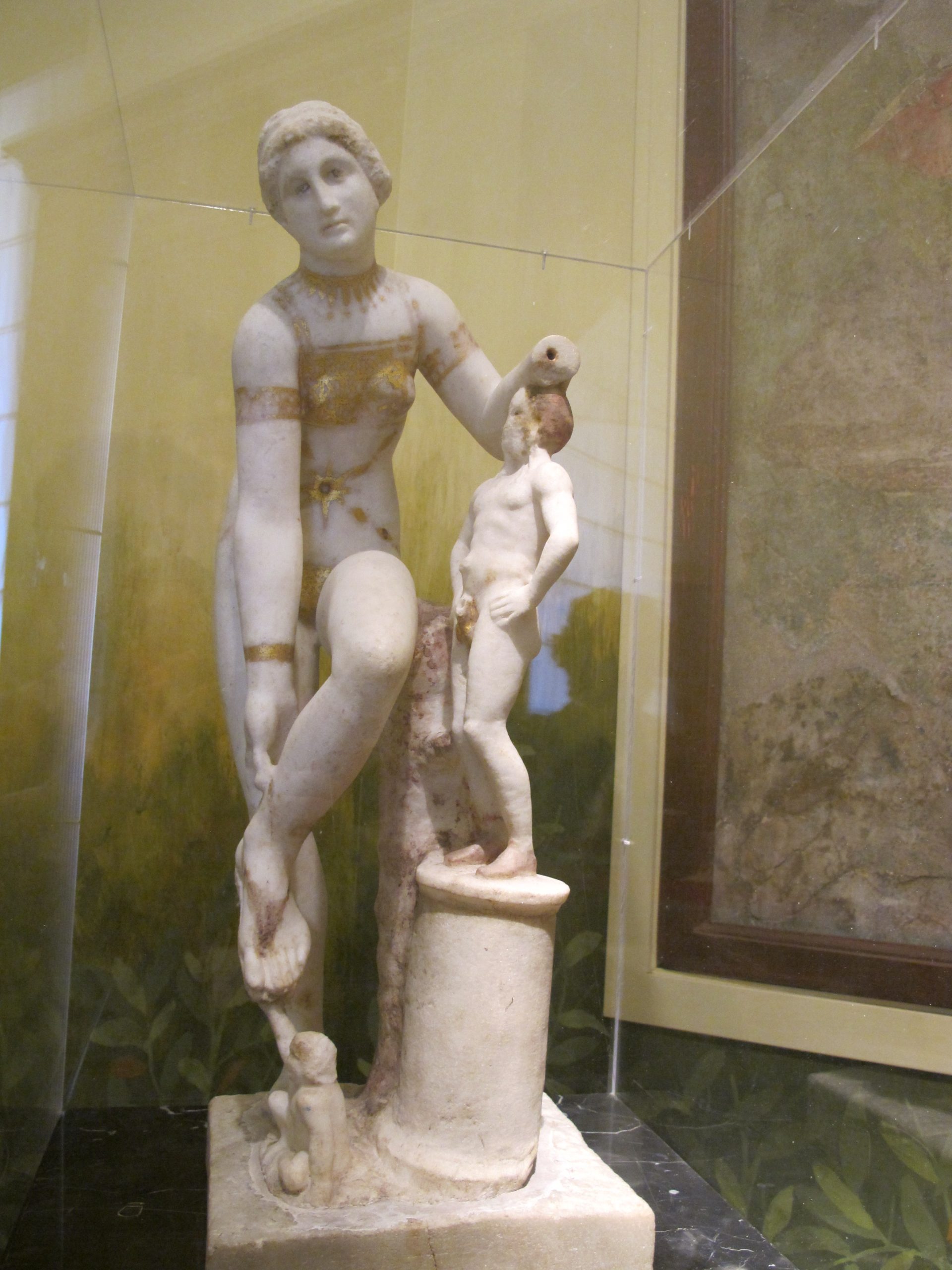 Αφροδίτη με μπικίνι, άγαλμα