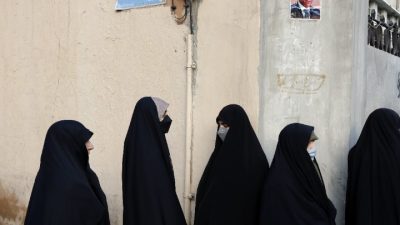 Ιράν. Οι γυναίκες που δεν φορούν χιτζάμπ θα τιμωρούνται. «Η αφαίρεση του ισοδυναμεί με επίδειξη εχθρικής στάσης»