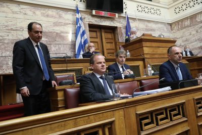 “Αγνοήθηκαν 5 δικλείδες ασφαλείας τη μοιραία βραδιά στα Τέμπη”. Τι κατέθεσαν οι Καραμανλής, Σπίρτζης και Χρυσοχοϊδης στη Βουλή