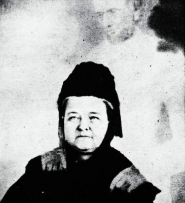 Πώς εμφανίζονταν φαντάσματα στις φωτογραφίες, μαζί με ζωντανούς συγγενείς, το 1870
