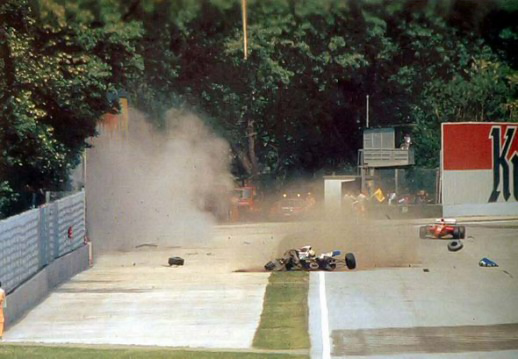 Incidente_di_Ayrton_Senna_a_Imola_1994_-_01