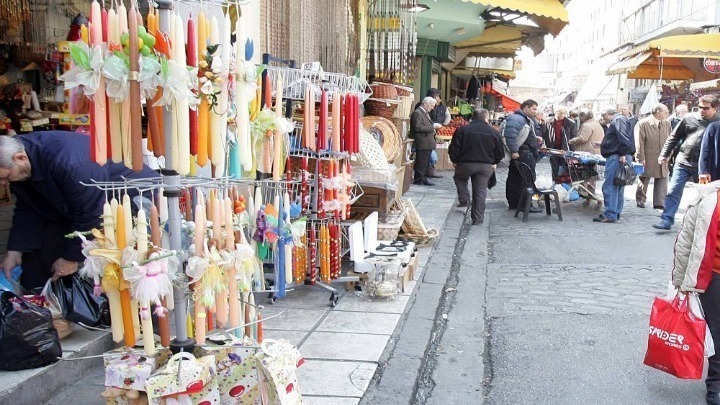 Σε πασχαλινούς ρυθμούς η αγορά. Σε ισχύ το εορταστικό ωράριο λειτουργίας των καταστημάτων