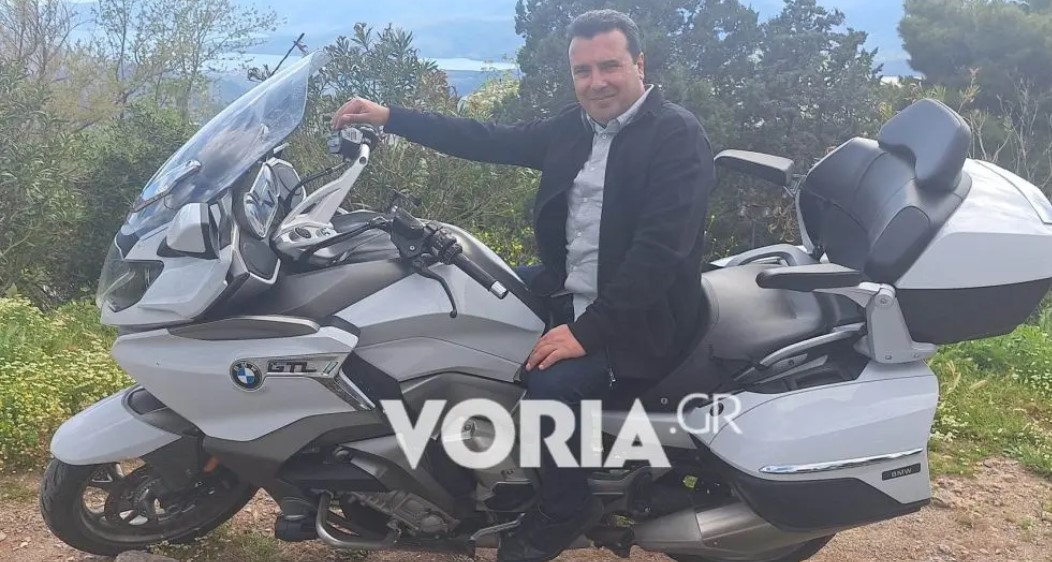Τον γύρο της Ελλάδας με μοτοσικλέτα κάνει ο Ζόραν Ζάεφ. Έφτασε από τα Σκόπια στους Δελφούς