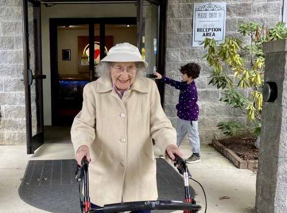 Δυο αδερφές 103 και 106 ετών δίνουν 4 βασικές συμβουλές για καλή ζωή και κοφτερό μυαλό!
