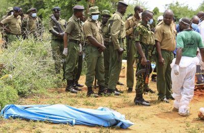 Κένυα. Στους 73 οι νεκροί από τη «νηστεία μέχρι θανάτου». Συνελήφθη πρώην οδηγός ταξί που αυτοανακηρύχθηκε πάστορας