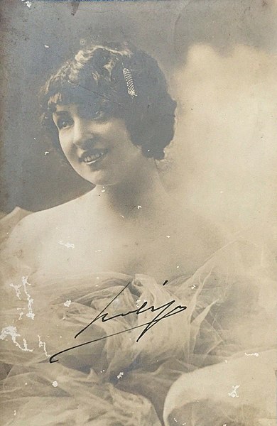 Cybele_andrianou_portrait_photo_1914