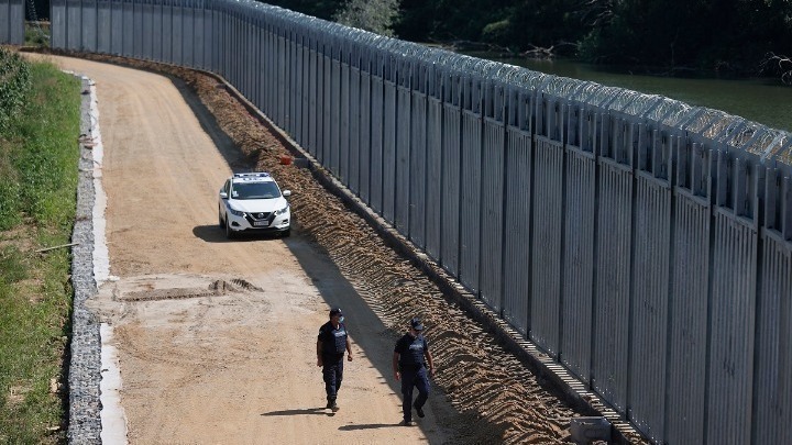 Ερευνώνται πέντε συνοριοφύλακες στο Έβρο  για υπόθεση παράνομης μετανάστευσης