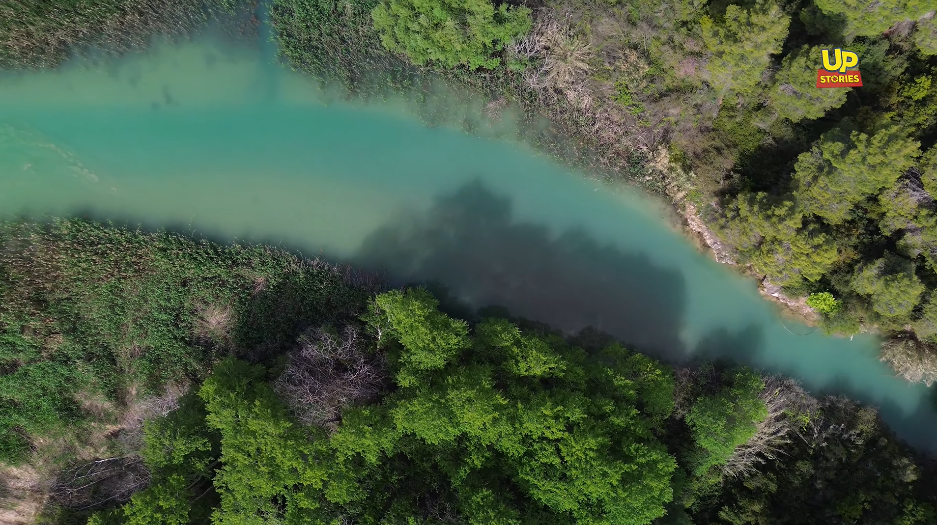 Το άγνωστο ποτάμι που τροφοδοτεί με νερό την τεχνητή λίμνη του Μαραθώνα. Δείτε από ψηλά την υπέροχη πορεία του (drone)