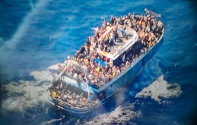 Γιατί βούλιαξε το σκάφος με τους μετανάστες ανοιχτά της Πύλου. Τα επικρατέστερα σενάρια