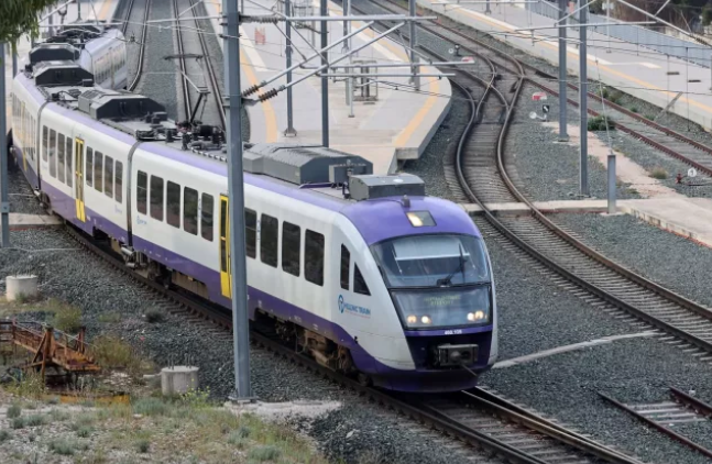 Τρένο με 325 επιβάτες από Θεσσαλονίκη προς Αθήνα ακινητοποιήθηκε σε σήραγγα. Μεγάλη κινητοποίηση στην πυροσβεστική