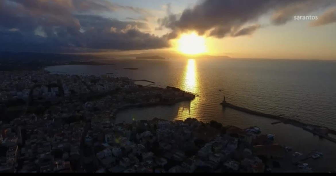 Δείτε μαγευτικές εικόνες από τα Χανιά όταν βραδιάζει (βίντεο drone)