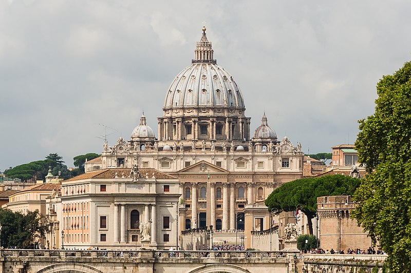 Saint_Peter's_Basilica_facade,_Rome,_Italy