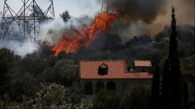 Δορυφορική εικόνα από την πυρκαγιά στο Κουβαρά. Ο καπνός από τη φωτιά έφτασε στη θάλασσα των Κυθήρων