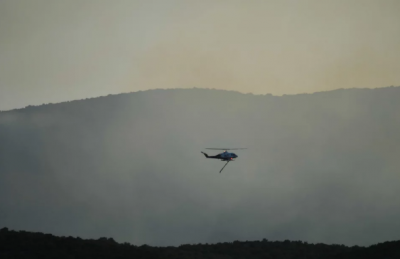 Σε δυο μέτωπα η φωτιά στη Μαγνησία. Ολονύχτια μάχη με τις φλόγες και στη Νέα Αγχίαλο