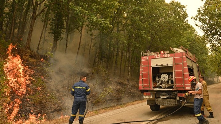 Μαίνεται η πυρκαγιά για δέκατο 24ωρο στον Έβρο. Ξεκινούν οι αιτήσεις οικονομικής ενίσχυσης των πυρόπληκτων