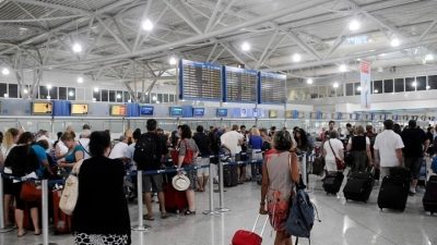 Στις 10 πρώτες χώρες στην Ευρώπη η Ελλάδα σε αριθμό πτήσεων – Πρόβλεψη για 21 δις από τον τουρισμό