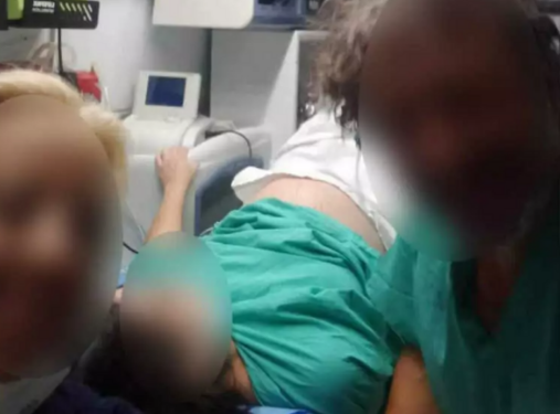 Φωτιά Αλεξανδρούπολη. Γυναίκα γέννησε μέσα στο ασθενοφόρο κατά την εκκένωση του νοσοκομείου