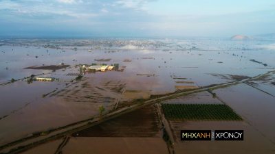 «Σήμερα ο Δήμος Παλαμά πέθανε». Εικόνες από drone στο πλημμυρισμένο καμποχώρι. Εκκλήσεις για πολλούς εγκλωβισμένους