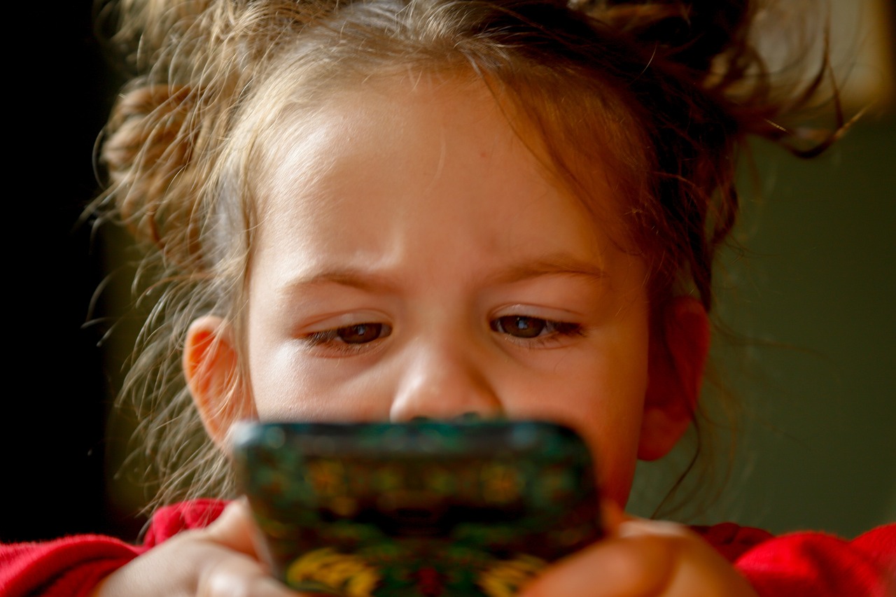 Αυτή είναι η πρώτη πόλη στον κόσμο που απαγορεύει στα παιδιά να έχουν κινητό τηλέφωνο
