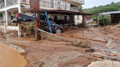 Κακοκαιρία. Στους 9 οι νεκροί από τις πλημμύρες.  «Υπάρχουν πτώματα στο δρόμο» λέει κάτοικος Μαραθέα Καρδίτσας