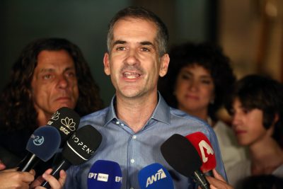 Μπακογιάννης: “Φεύγω από τη δημαρχείο όπως μπήκα, με το κεφάλι ψηλά”. Ήττα Αγοραστού στη Θεσσαλία