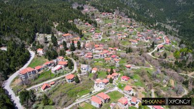 Το χωριό της ορεινής Ναυπακτίας που πήρε το όνομά του από τα έλατα. Δείτε το από ψηλά (drone)