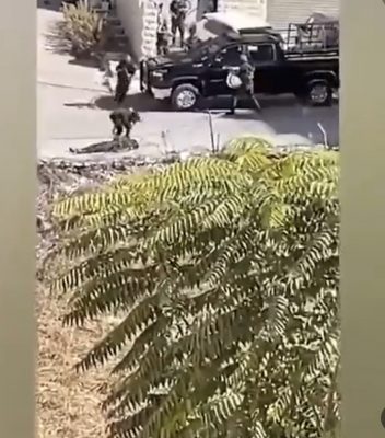 Ένοπλη επίθεση στην αυτοκινητοπομπή του Μαχμούτ Αμπάς στη Δυτική Όχθη. Τραυματίστηκε ο σωματοφύλακας του