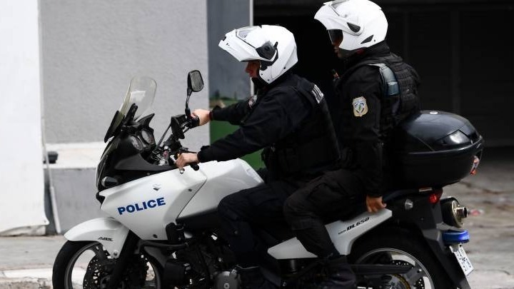 Νεκρός αστυνομικός της ΔΙ.ΑΣ. μετά από καταδίωξη στην Ε.Ο. Αθηνών-Κορίνθου. Συγκρούστηκε με περιπολικό. Ένας ακόμη τραυματίας