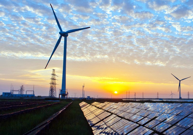 Συμφωνία 117 χωρών να τριπλασιάσουν την παγκόσμια ισχύ από ανανεώσιμες πηγές ενέργειας έως το 2030. Μετέχουν ΕΕ, ΗΠΑ και Αραβικά Εμιράτα