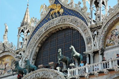 Τα διάσημα «Άλογα του Αγίου Μάρκου» στη Βενετία εκλάπησαν από την Κωνσταντινούπολη. Η Άλωση από τους Σταυροφόρους