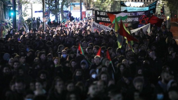 Νέα διαδήλωση για τα 15 χρόνια από τη δολοφονία του Αλέξανδρου Γρηγορόπουλου. Κλειστοί οι σταθμοί του Μετρό Σύνταγμα, Πανεπιστήμιο και Μοναστηράκι