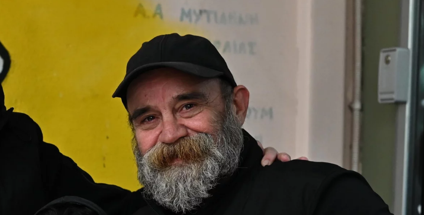 Κωνσταντίνος Πολυχρονόπουλος: “Δεν έπαιζα τις δωρεές στα «φρουτάκια»” ισχυρίζεται ο ιδιοκτήτης της κοινωνικής κουζίνας