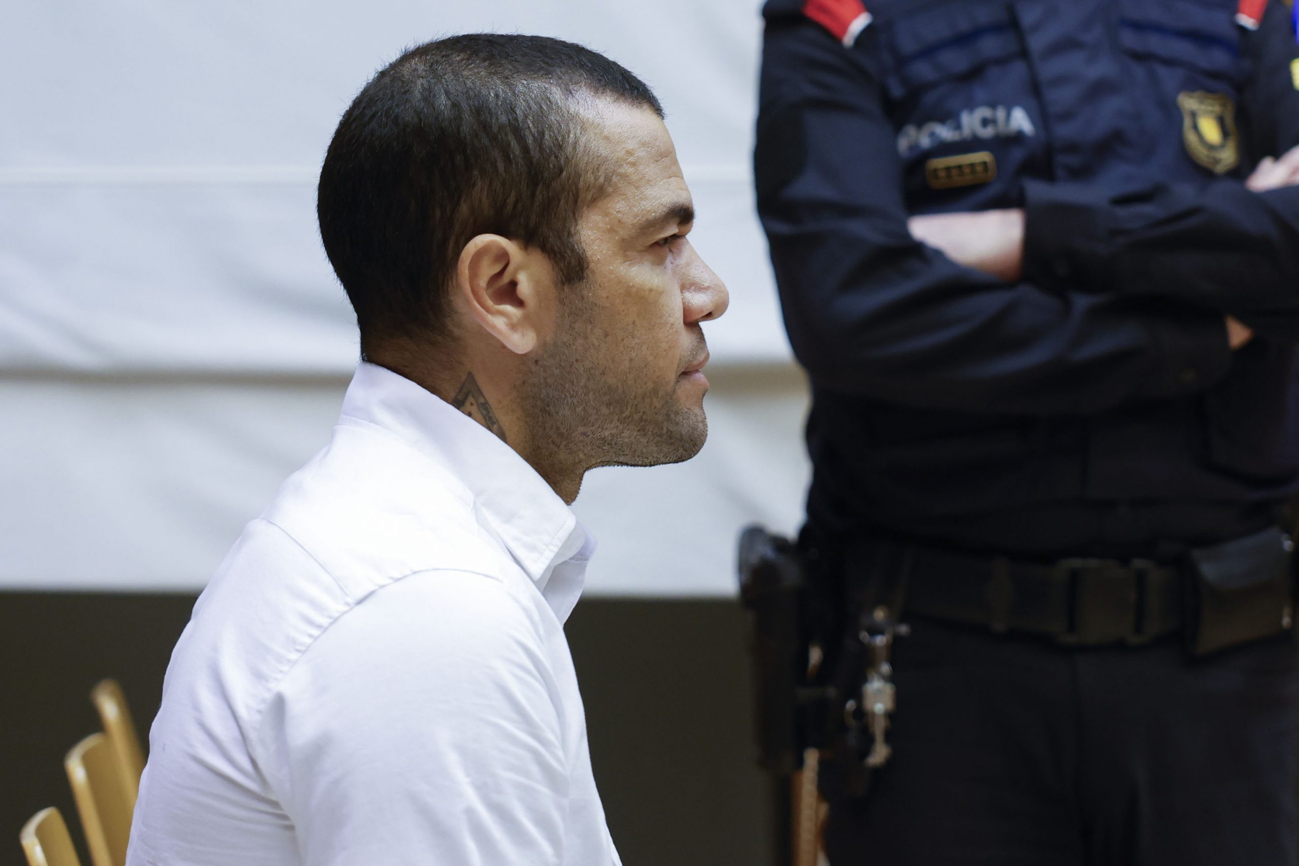 Για βιασμό γυναίκας σε κλαμπ καταδικάστηκε ο πρώην ποδοσφαιριστής της Μπαρτσελόνα, Ντάνι Άλβες