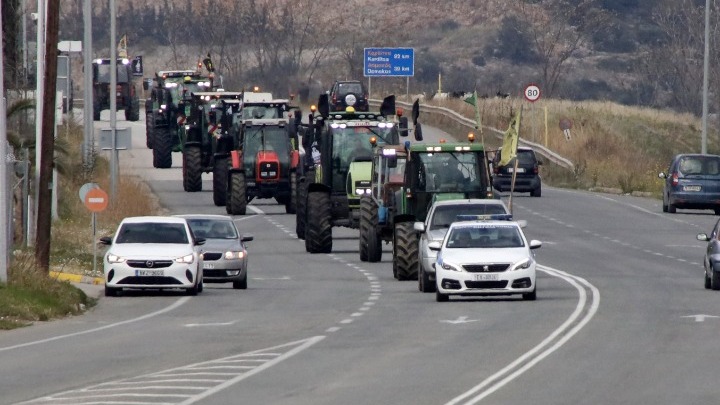 Ξεκινά η κάθοδος των αγροτών στην Αθήνα. Μετά τις 12:00 διακοπές κυκλοφορίας σε Πανεπιστημίου, λεωφόρο Αμαλίας και άλλους δρόμους