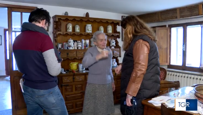 Ιταλία. Γυναίκα 103 ετών οδηγούσε χωρίς δίπλωμα “για να επισκεφθεί φίλους”. Δώστε της παράσημο, όχι πρόστιμο λέει ο δήμαρχος της Φεράρα