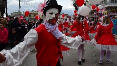 Δεν πέφτει καρφίτσα στους καρναβαλικούς προορισμούς. Πού θα γιορτάσουν οι Έλληνες