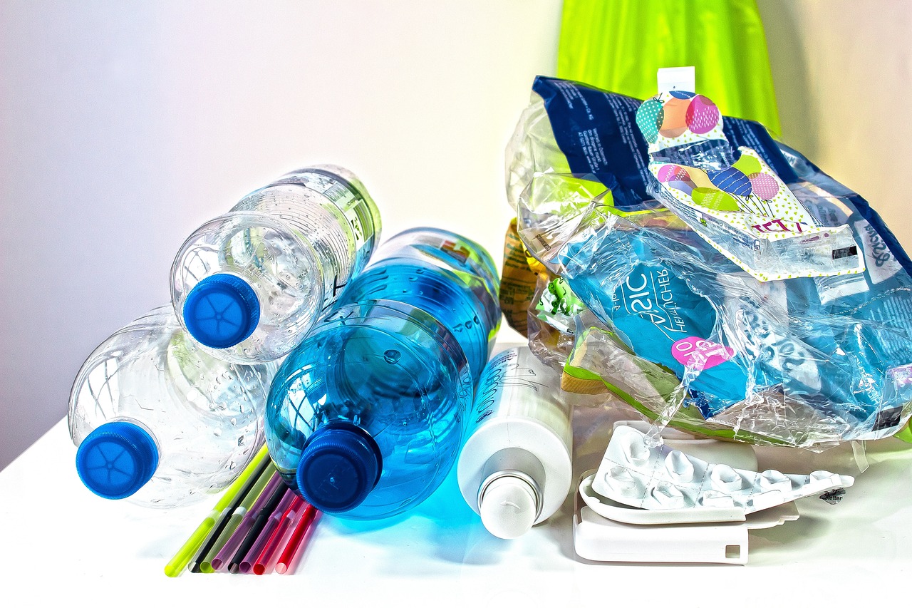 Η απάτη της ανακύκλωσης πλαστικών. Η αποκαλυπτική έκθεση του Κέντρου για την Ακεραιότητα του Κλίματος