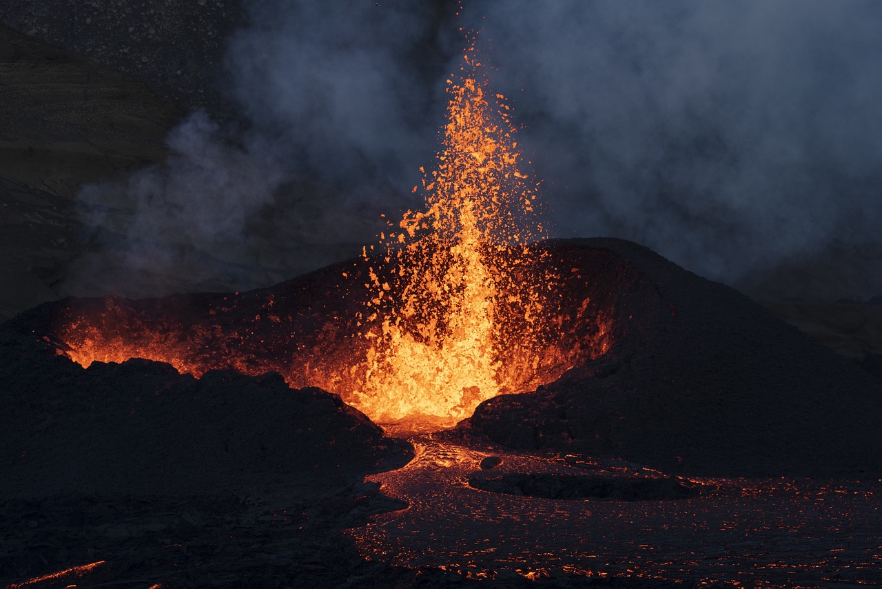 Πόσα είναι τα ενεργά ηφαίστεια σε όλο τον κόσμο. Ποιες οι πιθανότητες έκρηξης και τα προειδοποιητικά σημάδια